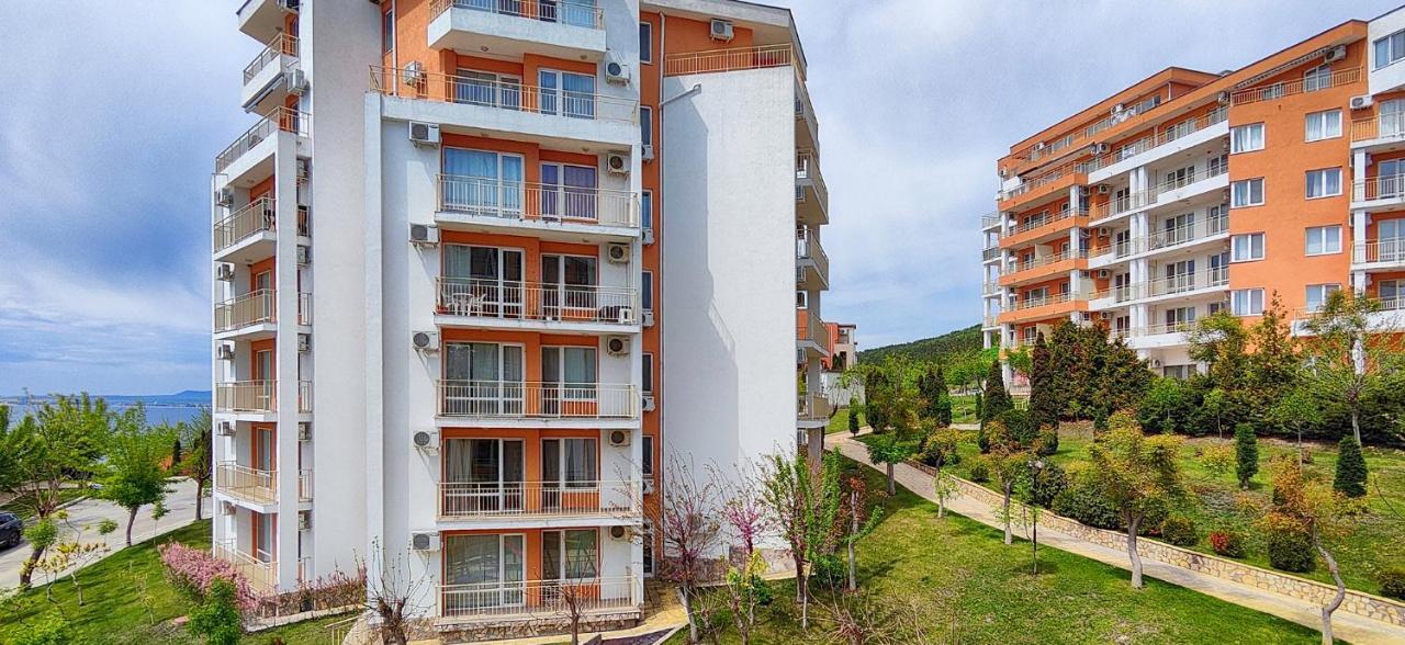 Crown And Imperial Apartments Светий Влас Екстер'єр фото