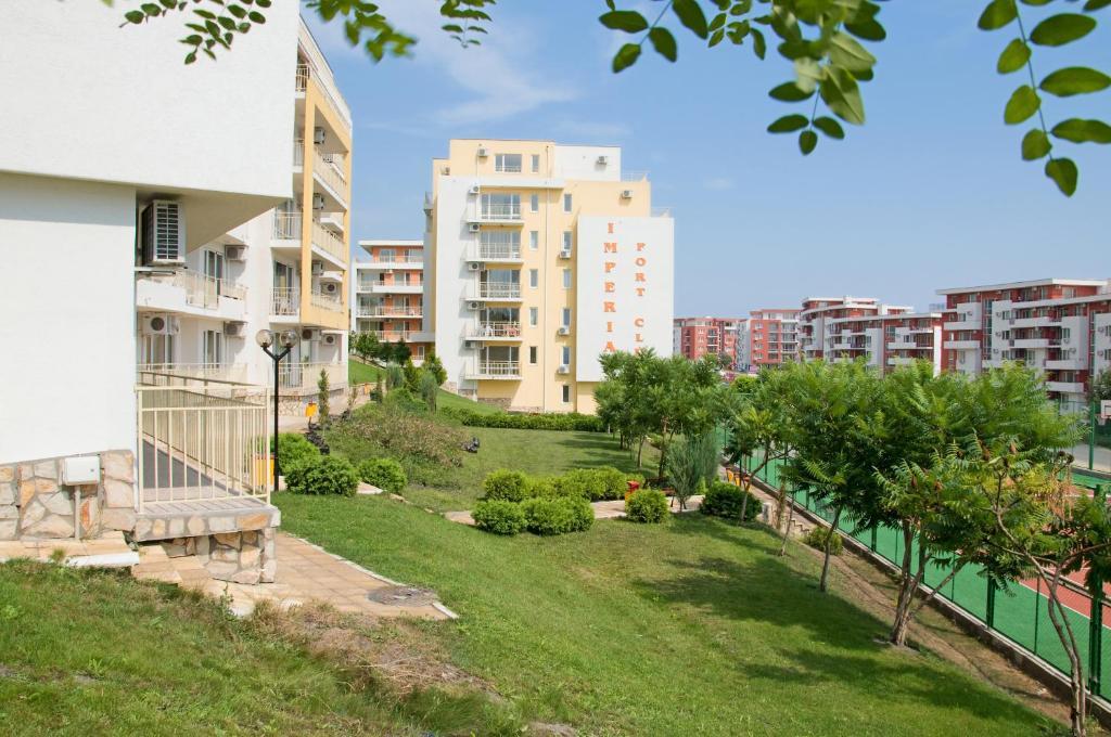 Crown And Imperial Apartments Светий Влас Екстер'єр фото